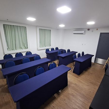 ז'אבואטו דוס גוארראפס Ibis Budget Recife Jaboatao מראה חיצוני תמונה